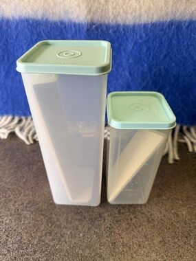 2 Vintage Tupperware clear cracker keeper set mint green lids Lids with inserts